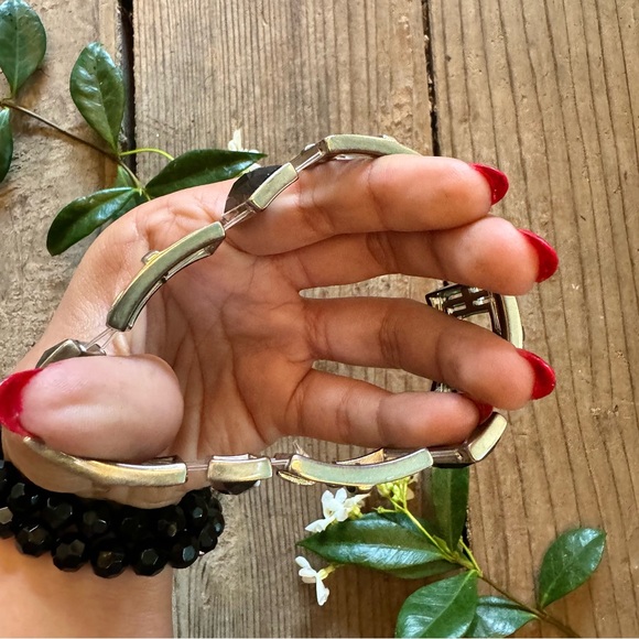 Vintage 🖤 Black & Silver Tone Square Stretch Bracelet Faux Onyx Chunky Art Deco - Picture 5 of 8